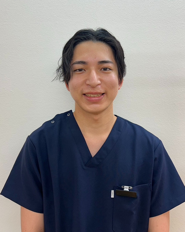 スタッフの顔写真