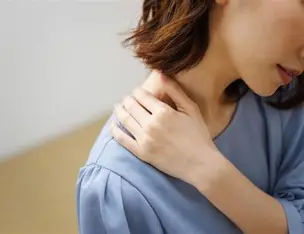 首・肩の負担を減らす正しい座り方と整骨院でのケア