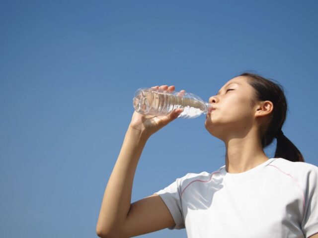 夏に増える「脱水による不調」に要注意！体のサインを見逃さないために
